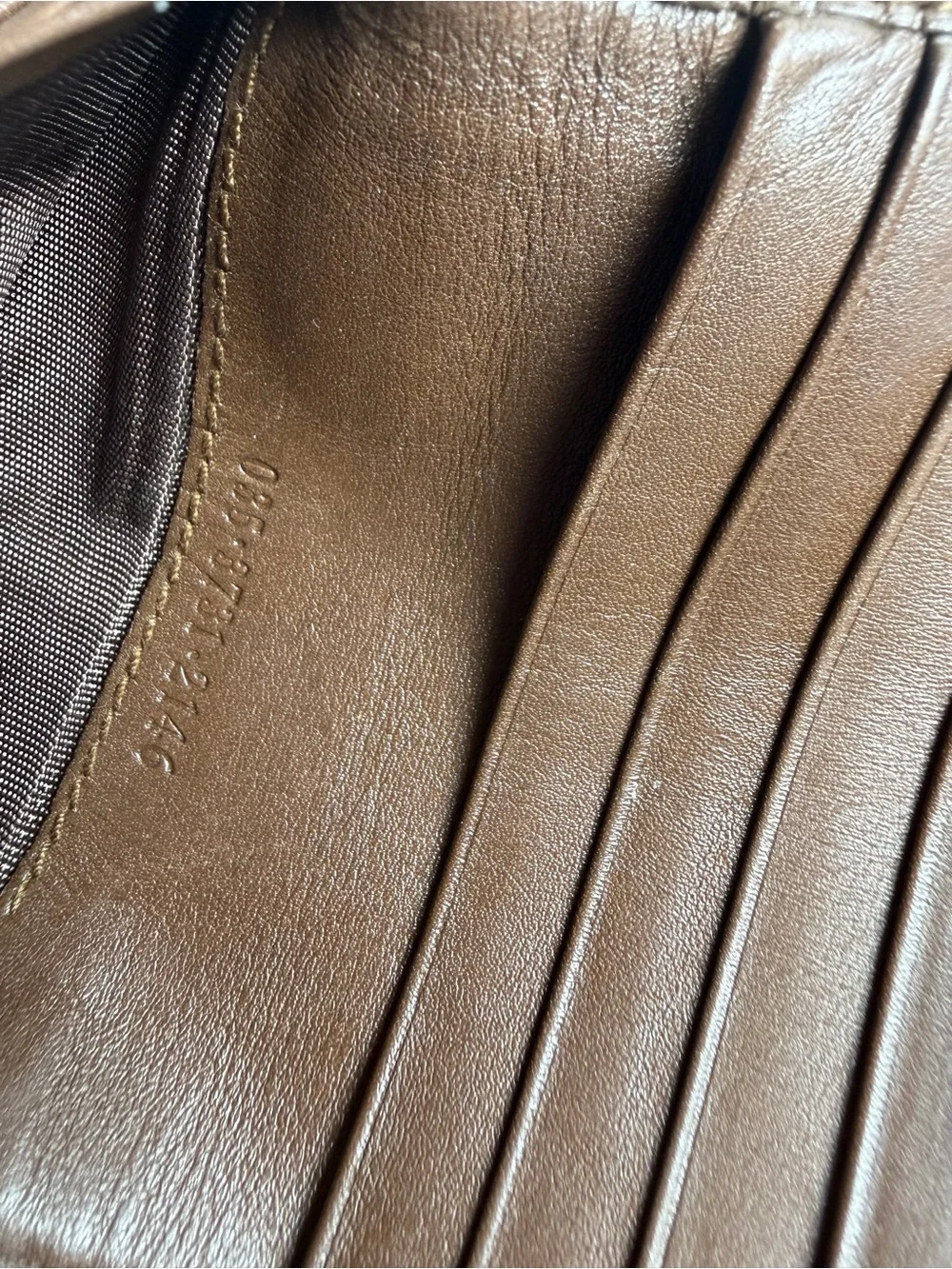 Gucci Brown and Tan Signature Canvas Bifold Wallet - Picture 2 of 9